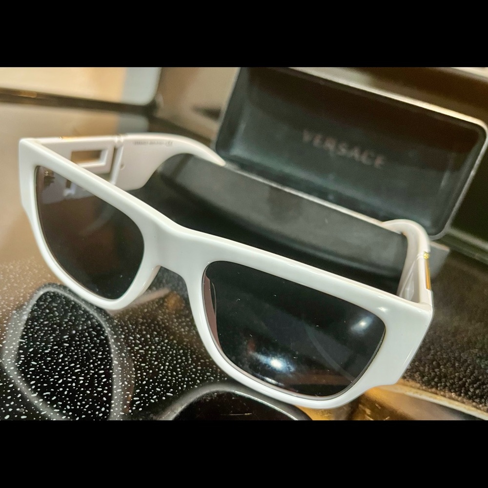 ❌SOLD❌Authentic Versace men’s sunglasses